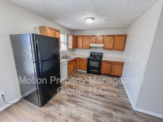 Foto del edificio - 804 Forest Dale Ln