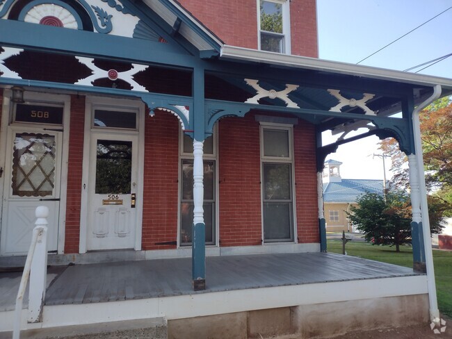 Building Photo - 506 Washington St