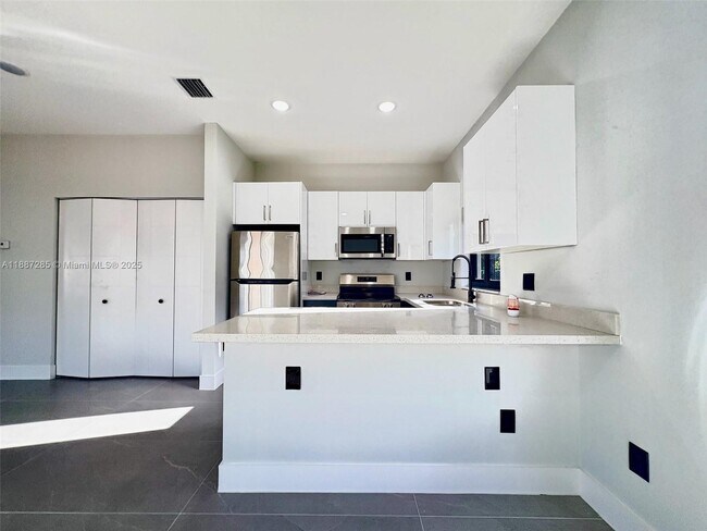 Foto del edificio - 1005 SW 25th Ave