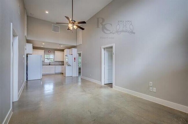 Foto del edificio - 703 Maple St