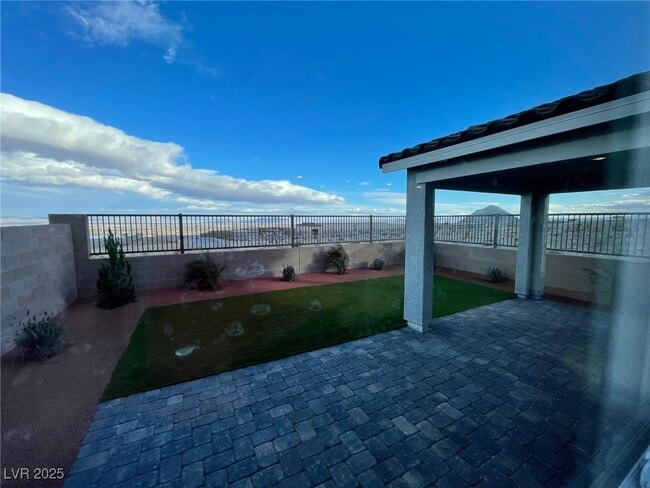 Building Photo - 5358 Pico Viejo St