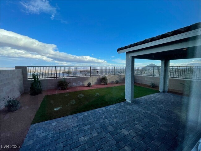 Foto del edificio - 5358 Pico Viejo St
