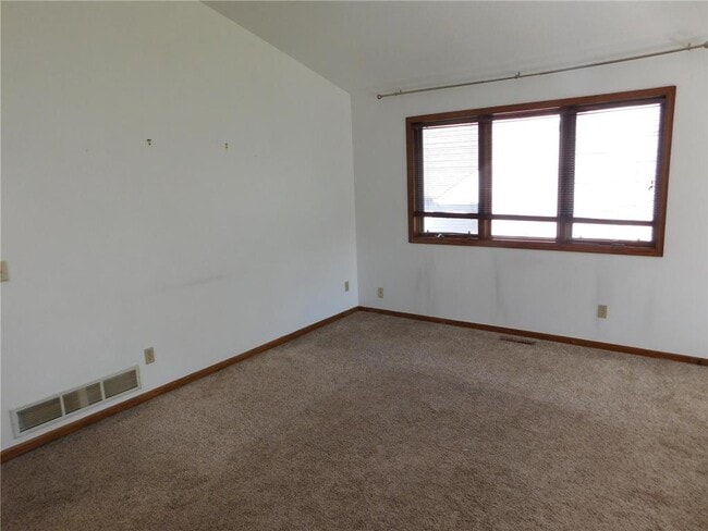 Building Photo - 698 Hanover Ct