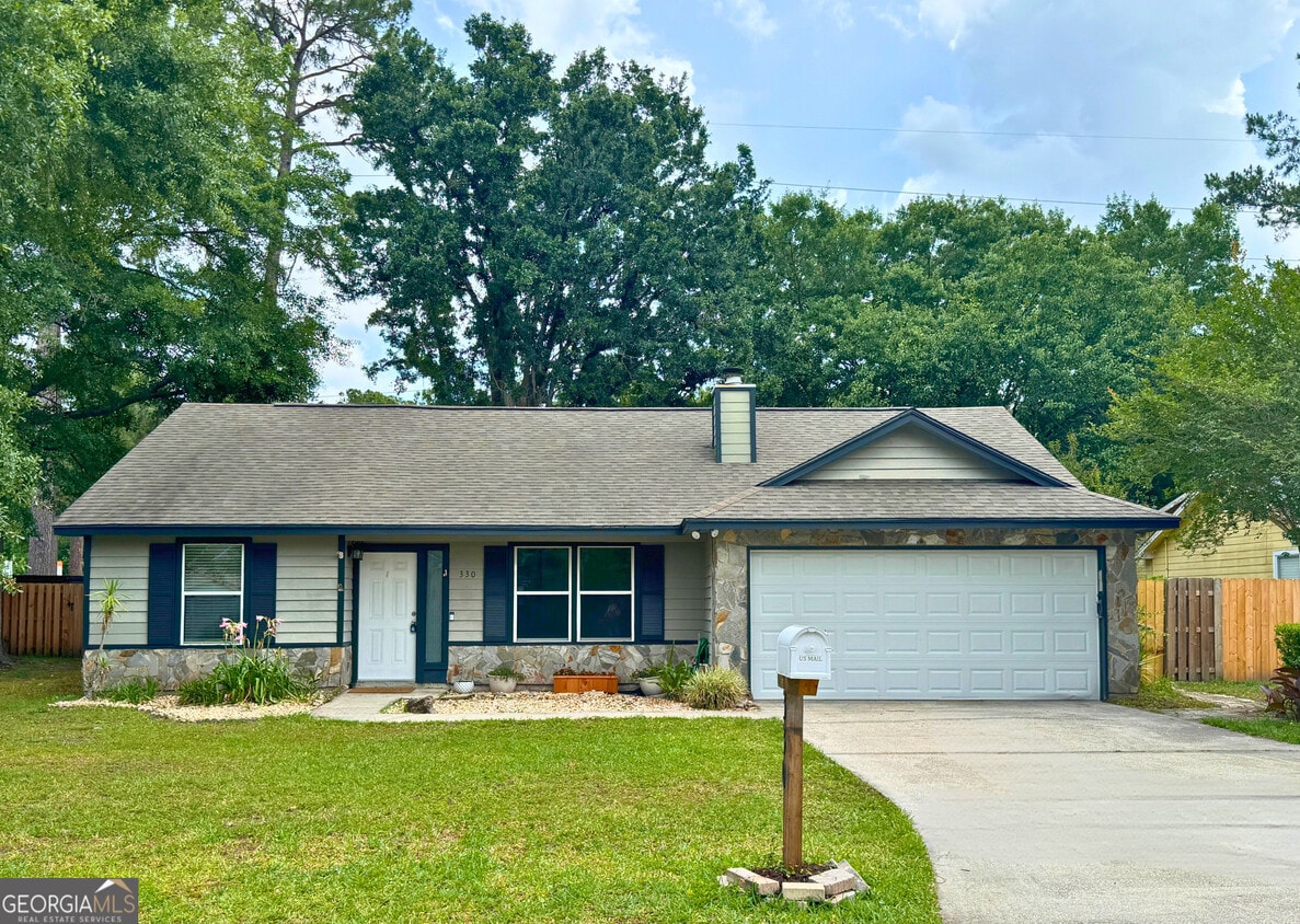 Foto principal - 330 McQueen Cir