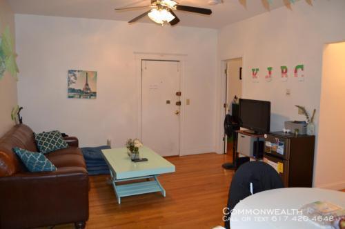 Foto del edificio - Whole Foods Area Brighton 4 bed 2 bath 9/1