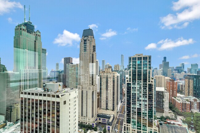 Foto del edificio - 1030 N State St