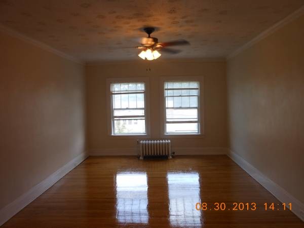 Foto del edificio - 14901 Lake Ave