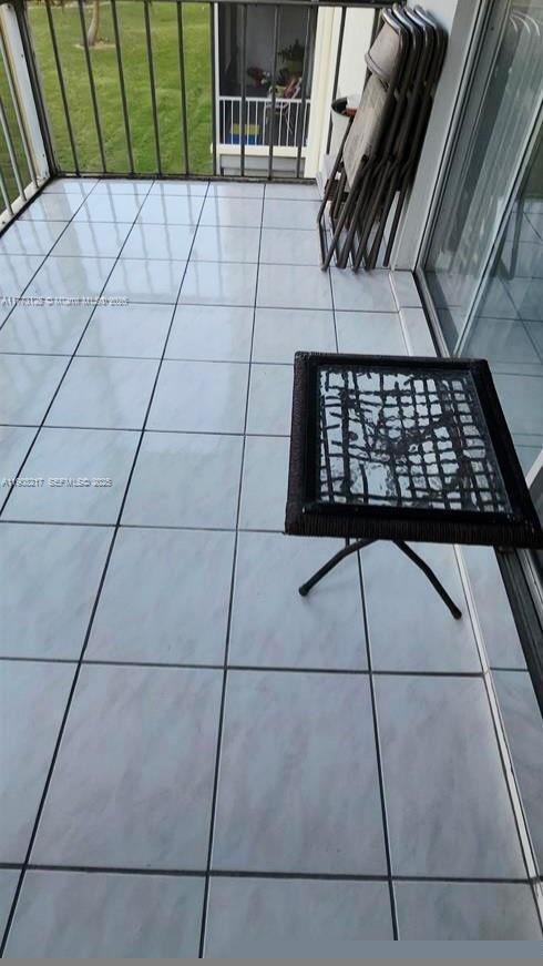 Building Photo - 2905 Point E Dr