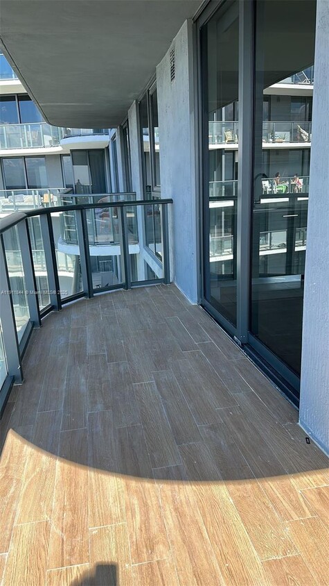 Foto principal - 121 NE 34th St