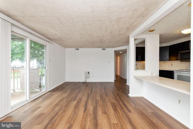 Foto del edificio - 4400G Groombridge Way