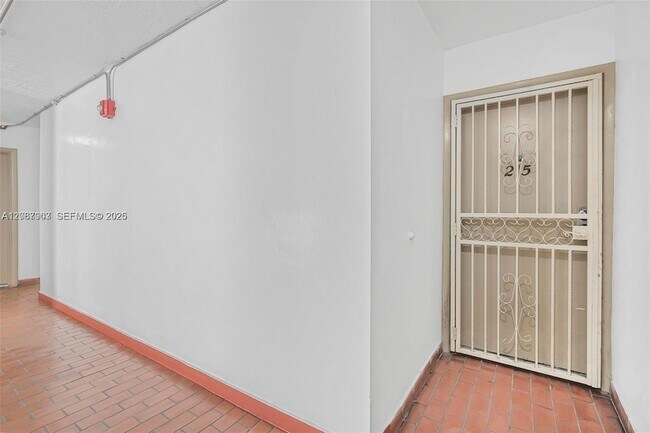 Foto del edificio - 8095 NW 8th St