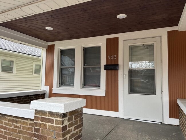 Photo - Historic Garfield Park Hervey Street Charmer! House