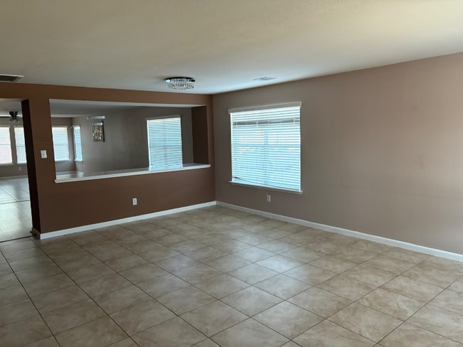 Photo - 327 Remington Heights Dr House