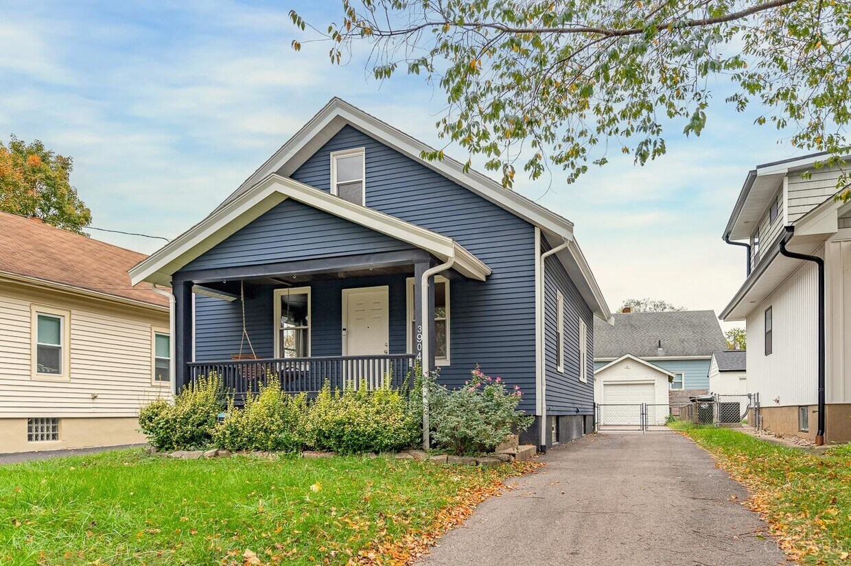 Primary Photo - 3904 Watterson Rd