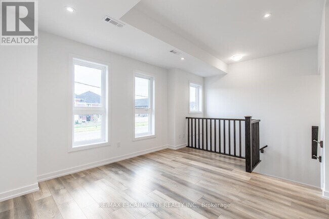 Building Photo - 70 Kenesky Dr