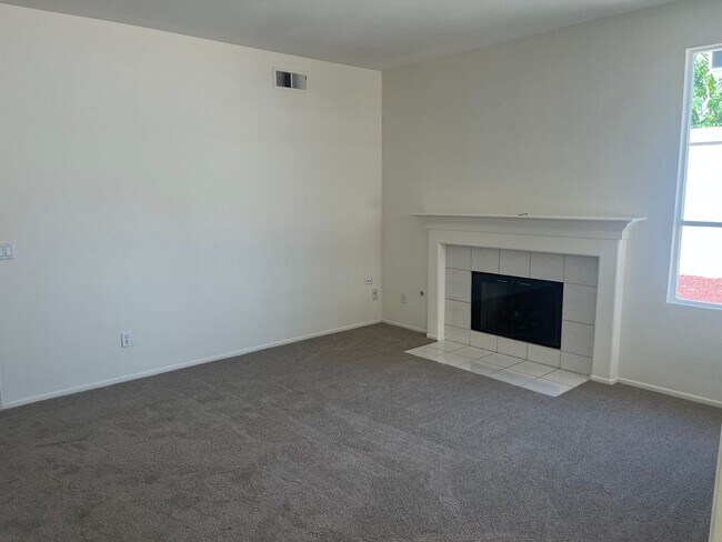 Building Photo - Bridlevale Community 4 bedroom