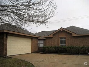 Building Photo - 16747 Starboard View Dr