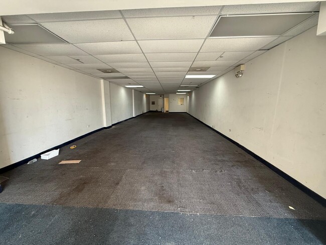 Building Photo - 4621 S Ashland Ave