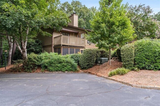 Building Photo - 1004 Dunbar Dr
