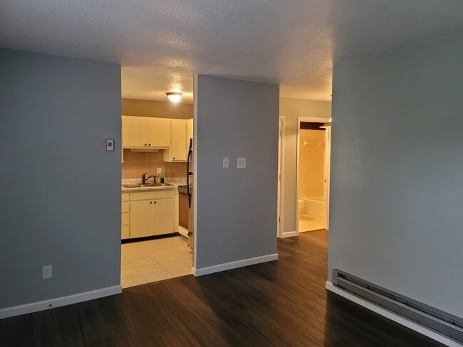 Building Photo - 248 Leach Cir