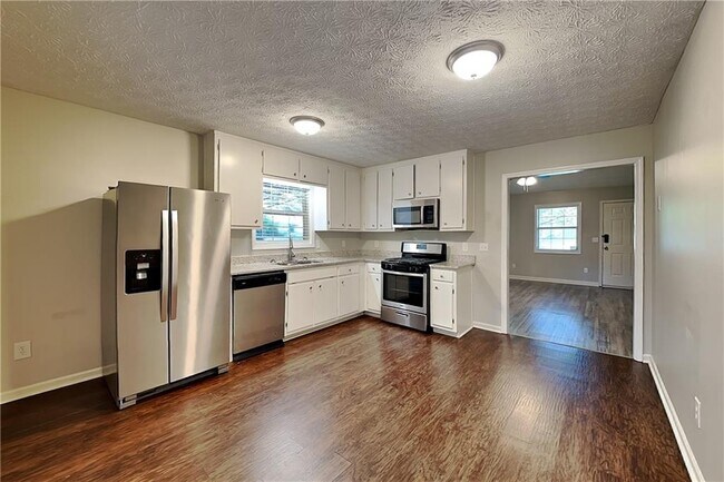 Building Photo - 3784 Cherokee Overlook Dr