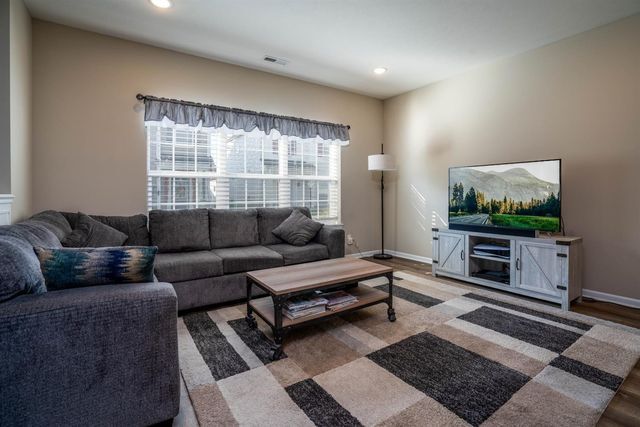 Foto del edificio - 1075 E 115th Ln