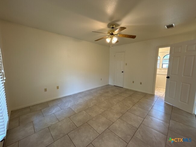 Building Photo - 3820 Water Oak Dr