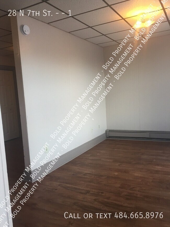 Foto del edificio - 28 N 7th St