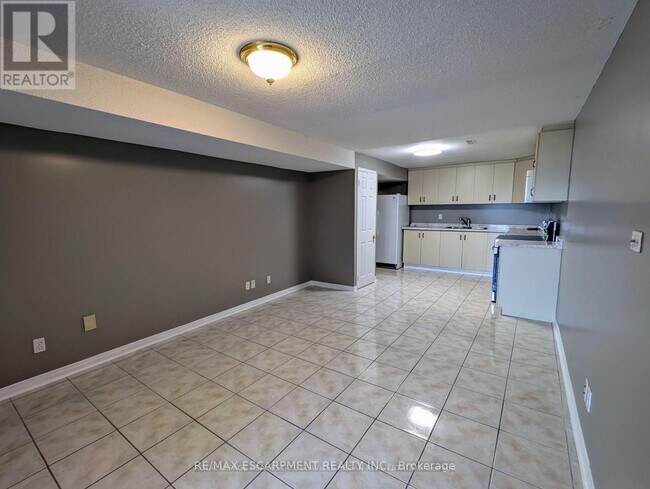 Photo du bâtiment - 56 Moorehead Crescent