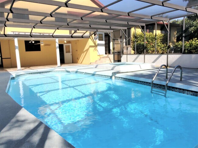 Foto del edificio - Annual - Venice Island Pool home with Span...