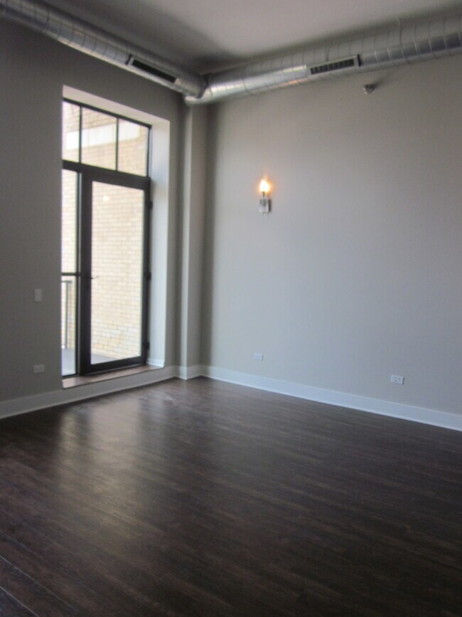 Building Photo - 1338 S Michigan Ave