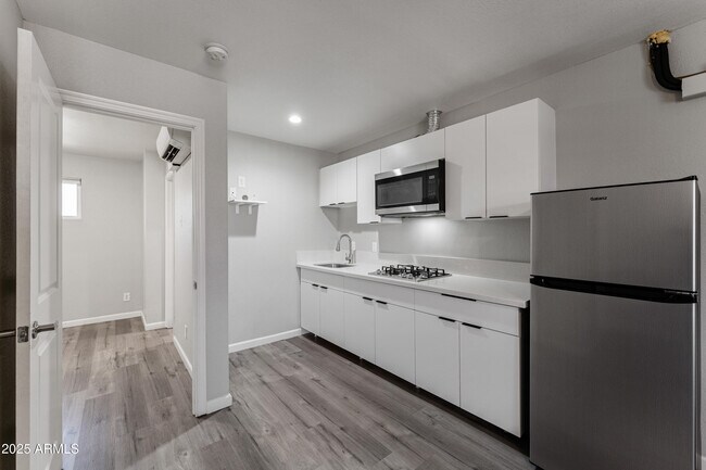 Building Photo - 3025 N 32nd St