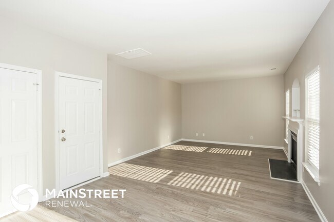Foto del edificio - 11108 Dulin Creek Blvd