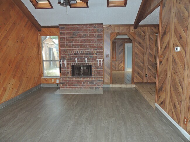 Foto del edificio - 2187 Glenwood Dr