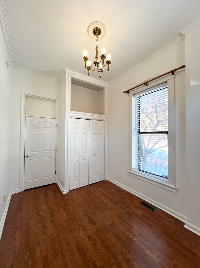 Building Photo - 2300 S 9th St