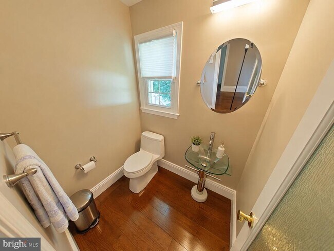 Foto del edificio - 1639 Winding Waye Ln