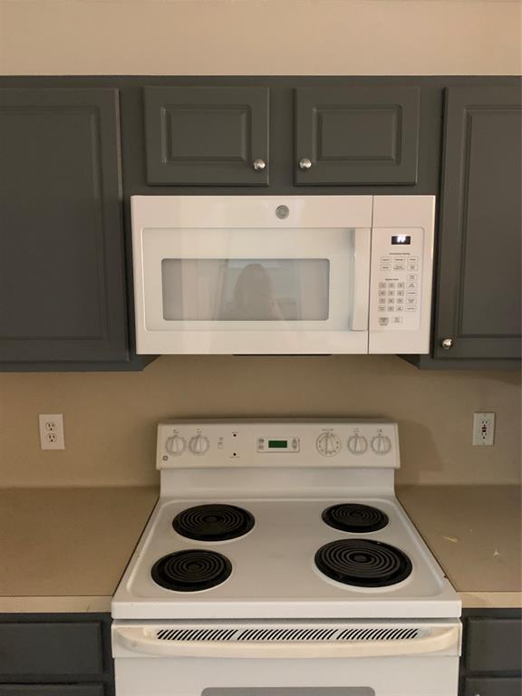 Building Photo - 6 Wineberry Pl