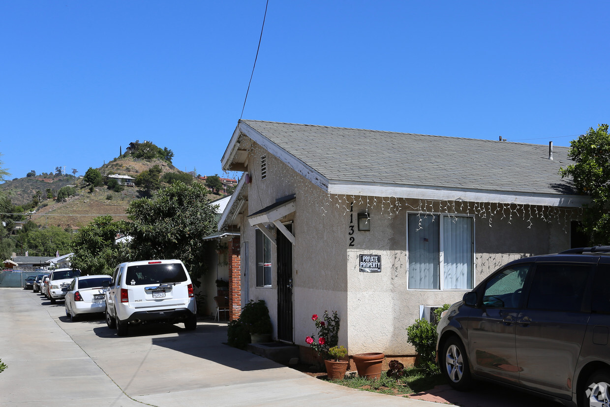 Primary Photo - 1132 Persimmon Ave