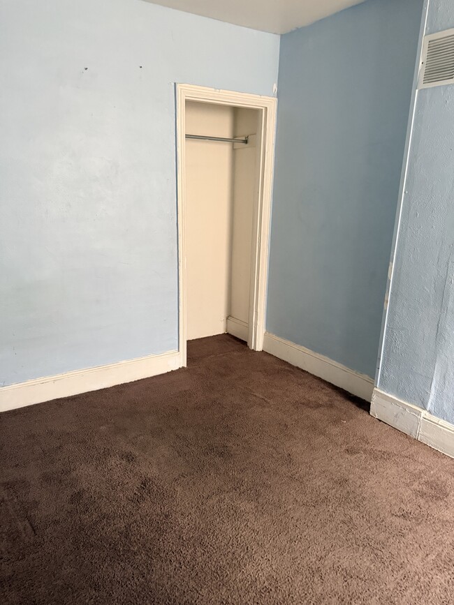 Building Photo - 1813 W 3rd St