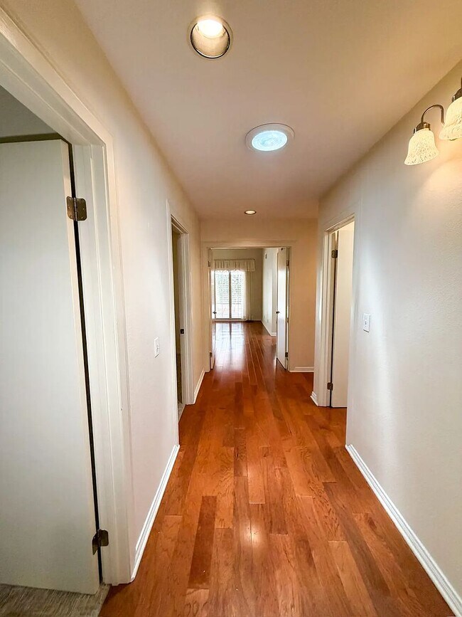 Foto del edificio - 1732 Sea Pines Rd