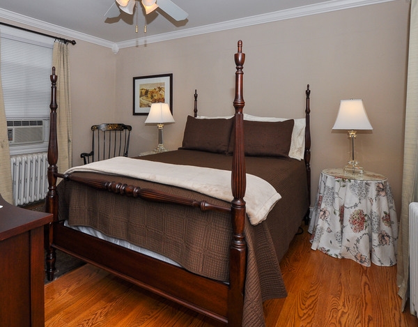 Bedroom - Woodmont Terrace Apartments