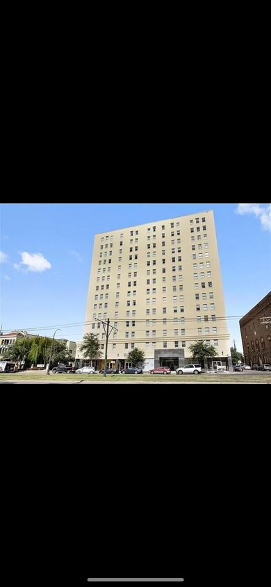 Foto principal - 1205 Saint Charles Ave