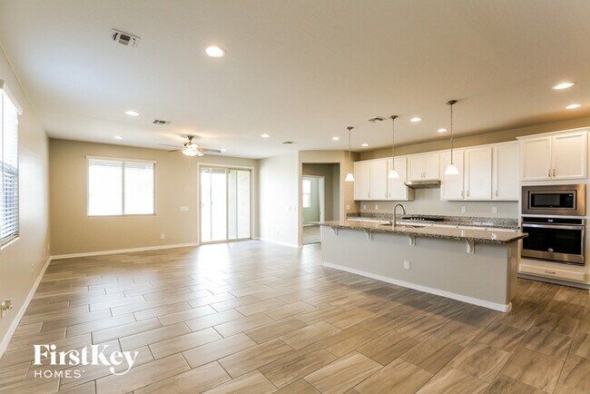 Foto del edificio - 17280 W Kendall St