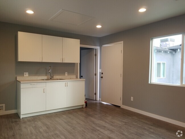 Building Photo - 11129 Archwood St