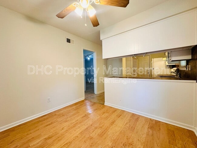 Building Photo - 1235 Kings Mountain Ct