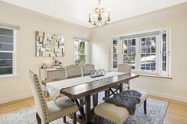 Foto del edificio - 3 br, 3 bath House - 2341 Canyon Drive