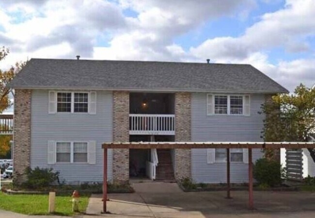 Building Photo - 2636 Villa Park Dr