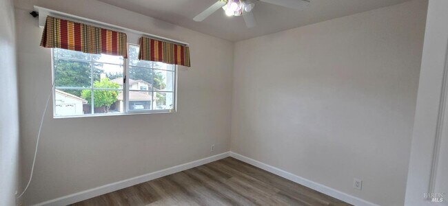 Foto del edificio - 112 Spinnaker Ct