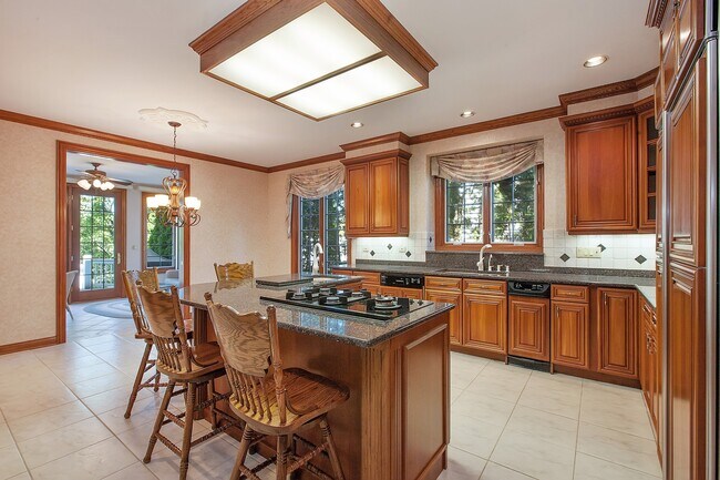 Building Photo - 15 Dunhill Ln