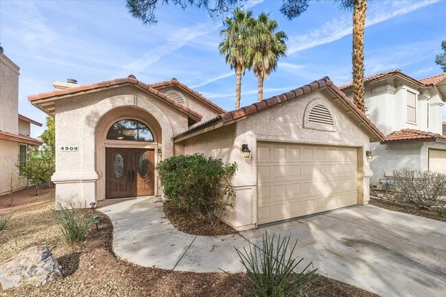 Foto del edificio - 4909 Fiesta Lakes St